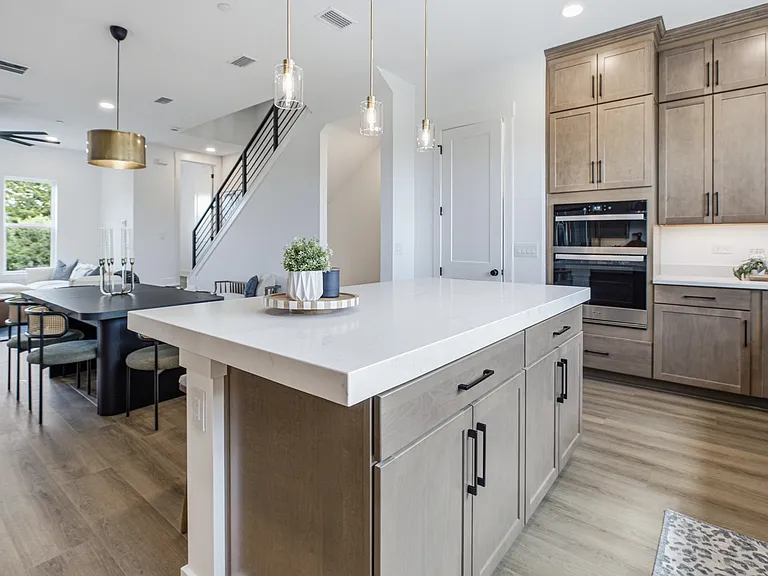 2044 Prudential Dr — Photo 15