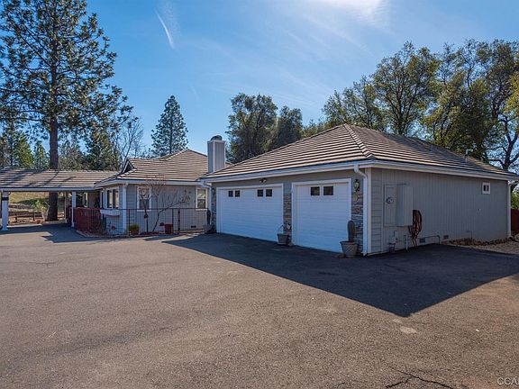 5th image of 375 Montgomery Dr