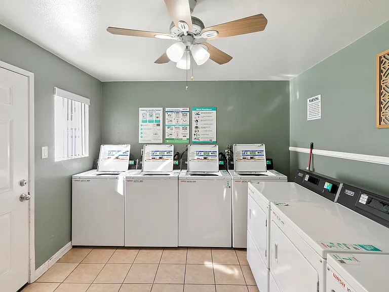 16205 Woodruff Ave — Photo 6
