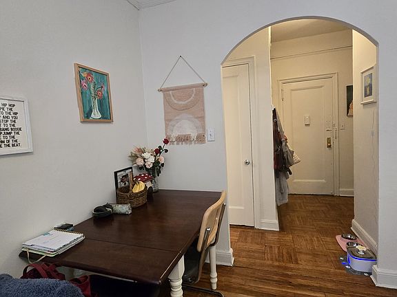 4th image of 515 Cathedral Pkwy #9C