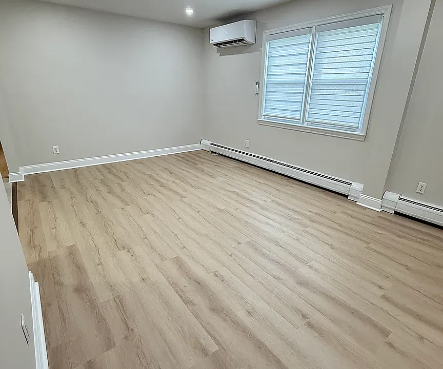 15041 Roosevelt Ave #1