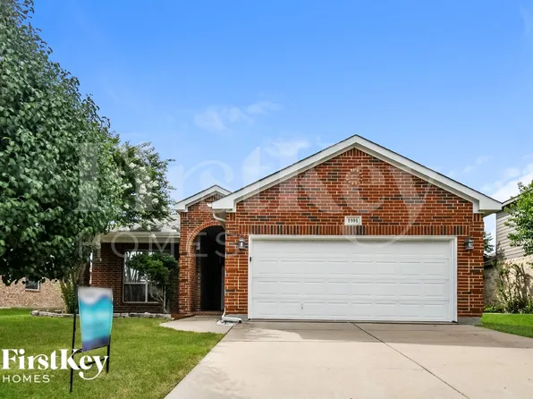1101 Vista View Dr, Burleson, TX 76028