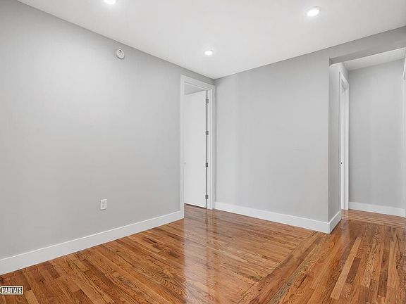 4th image of 650 E 21st St APT 4C