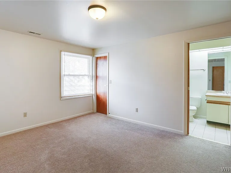 1250 Youngs Rd #H — Photo 6