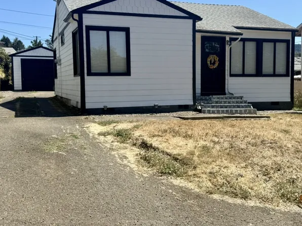 727 NE Jackson St, Roseburg, OR 97470
