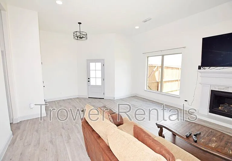 8650 Fortuna Ct — Photo 8