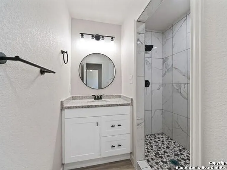227 S Grimes St #102 — Photo 14