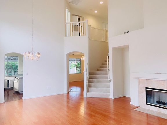 4th image of 2456 Amaryl Dr