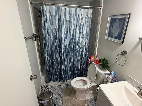 Newly updated full bathroom