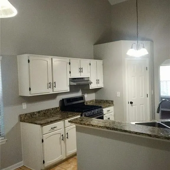 990 Forest Path — Photo 4