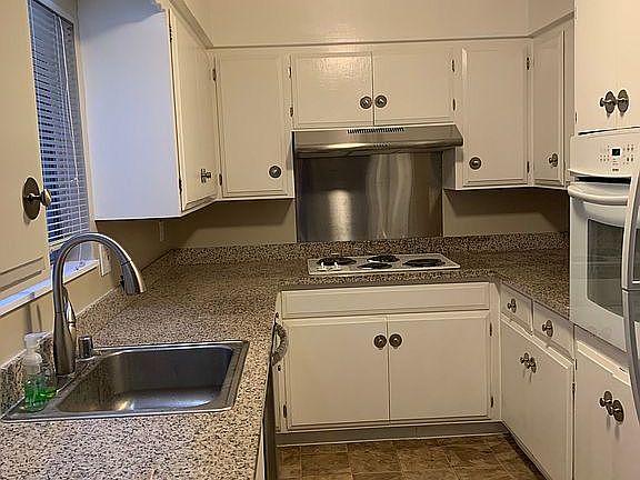3rd image of 828 Di Fiore Dr