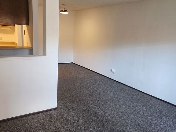 3rd image of 1000 Beck St Unit 176