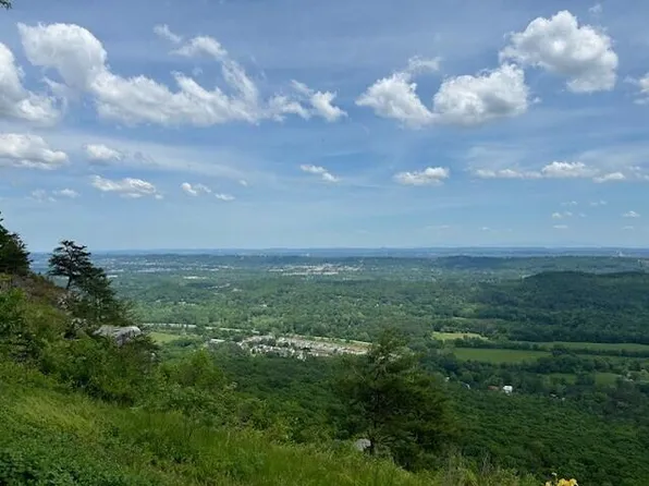 1513 Chickamauga Trl, Lookout Mountain, GA 30750