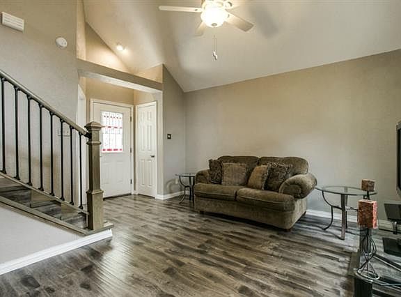 5th image of 3107 Royal Gable Dr
