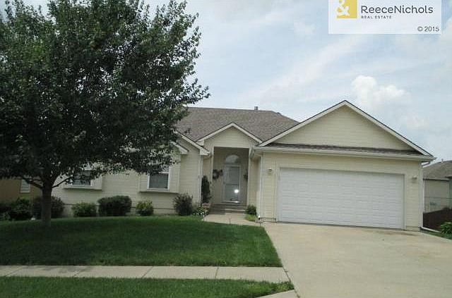 1st image of 1904 NW Hedgewood Dr