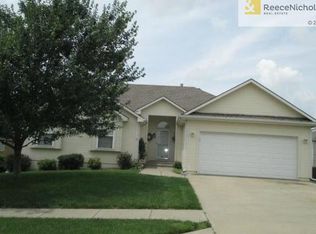 1904 NW Hedgewood Dr, Grain Valley, MO 64029