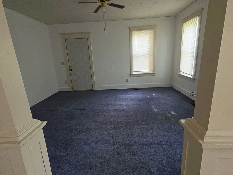 427 N Oak Ave #1 — Photo 2