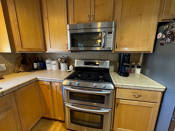 4th image of 38 N Walnut St Unit 40