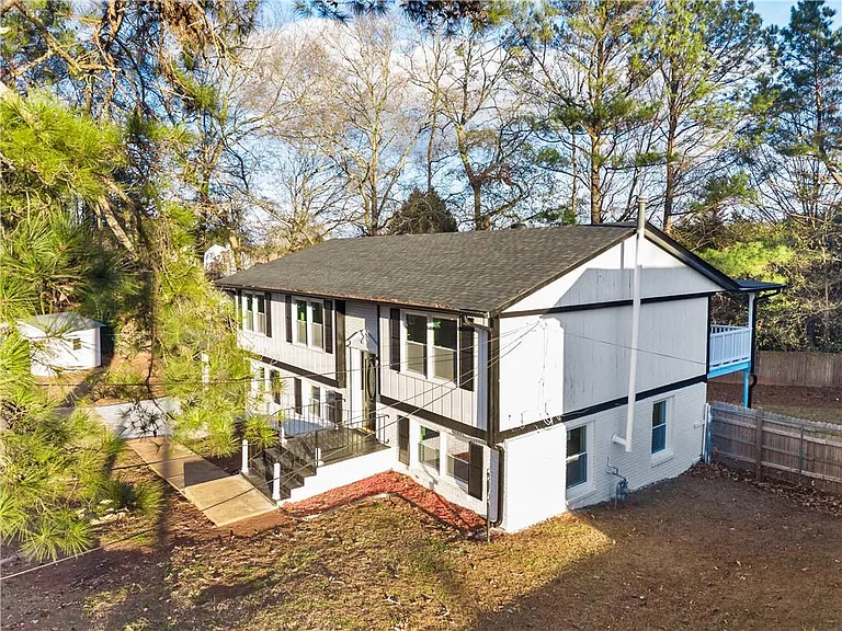 2304 S Hairston Rd — Photo 18