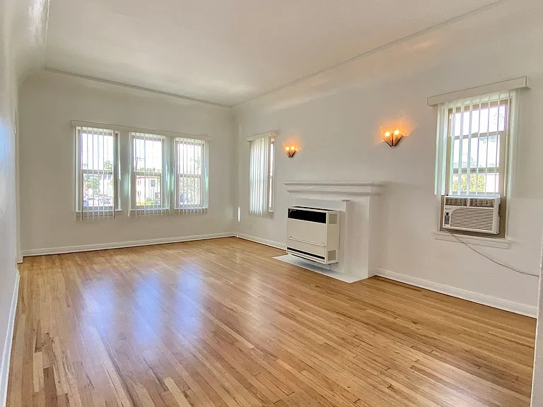369 N Spaulding Ave — Photo 18