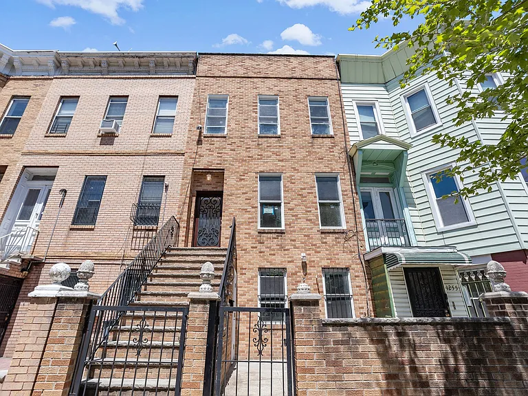 1253 Saint Marks Ave #1 — Photo 19