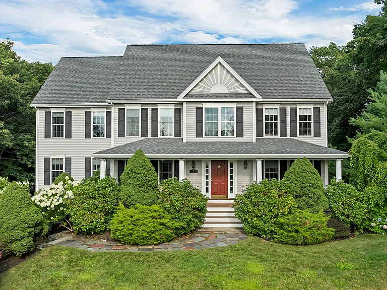 8 Hemlock Ln — Photo 5
