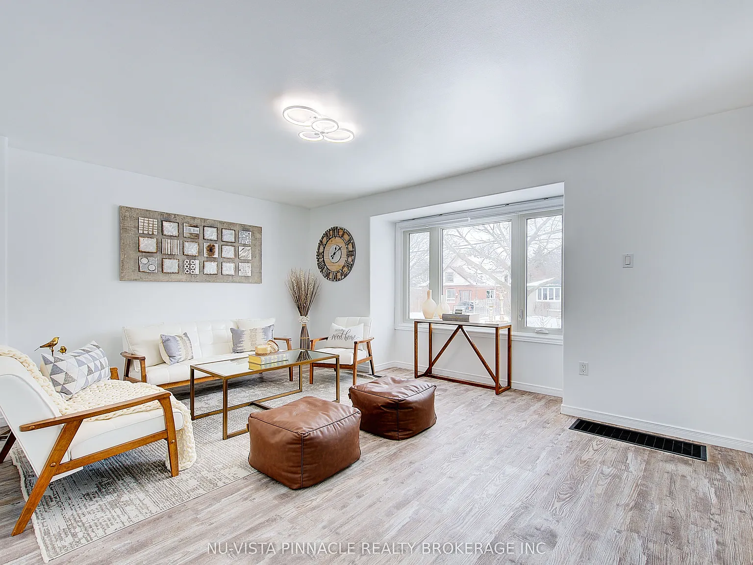 5 bed, $2,450 — Photo 1