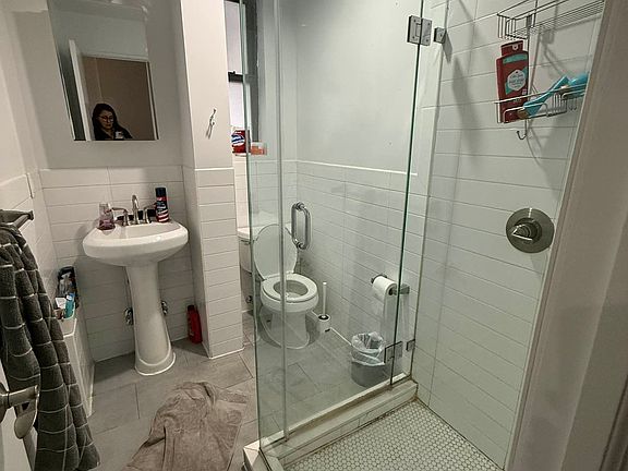 4th image of 193-195 Bleecker St #2