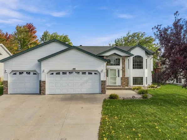 4286 Woodhaven St S, Fargo, ND 58104