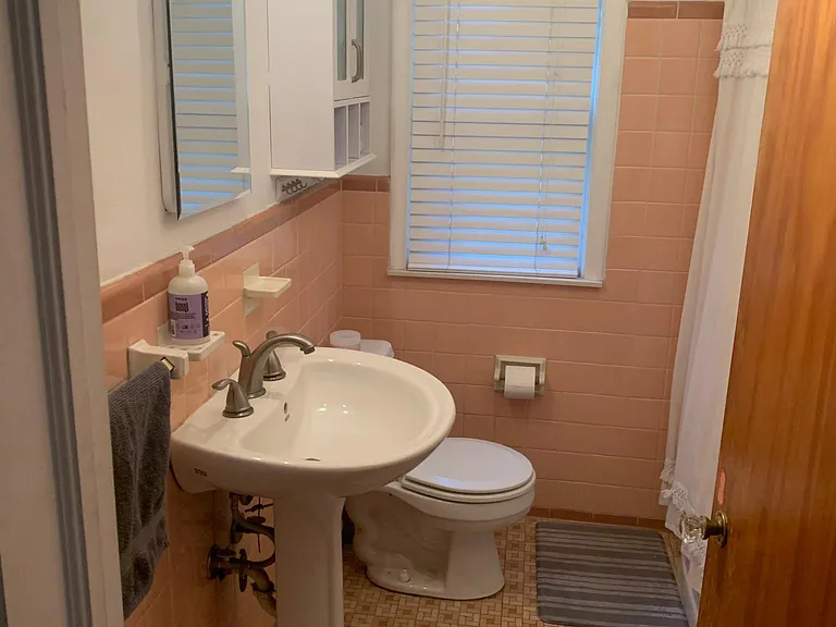 Main floor Bath