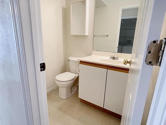 5th image of 501 Ponderosa Ave APT 4
