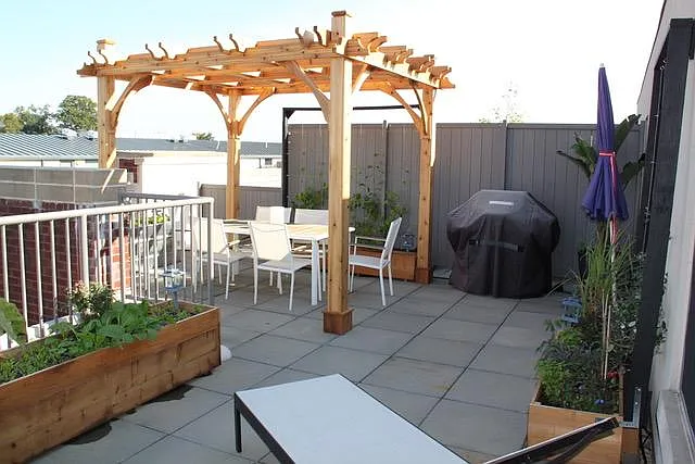 2328 Champlain St NW — Photo 37