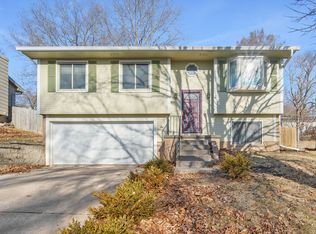 714 Hickory Hill Ln, Des Moines, IA 50317