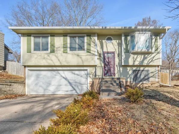 714 Hickory Hill Ln, Des Moines, IA 50317