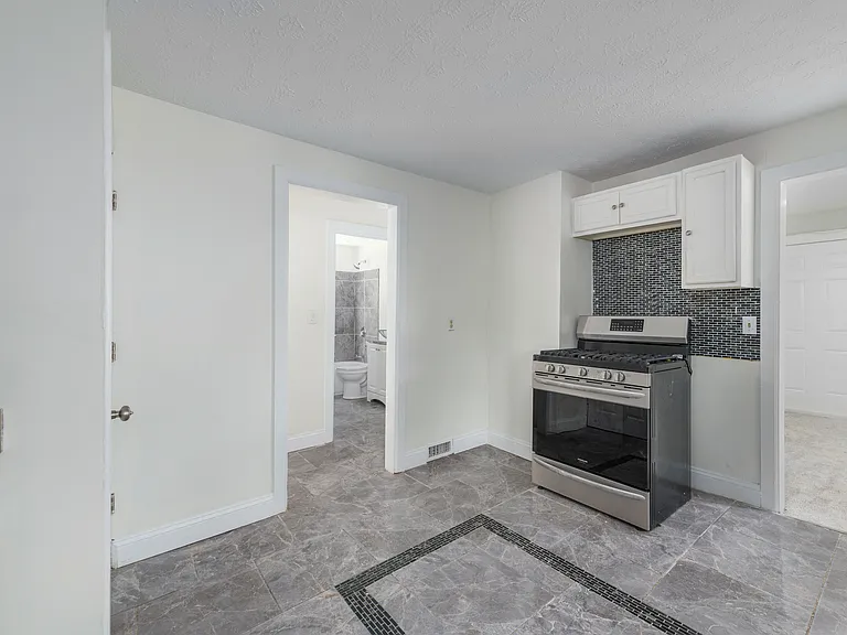 13302 Melzer Ave — Photo 17