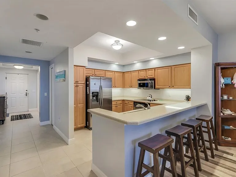 3313 Sunset Key Cir #404 — Photo 8