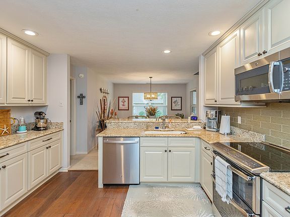 5th image of 9509 Summer Ridge Pl
