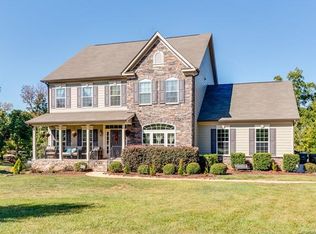 1065 Labrador Ln, Lake Wylie, SC 29710