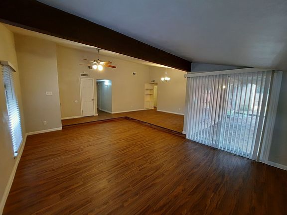 5th image of 421 Thistle Dr