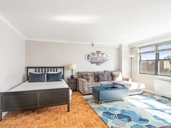 201 East 28th Street image 3 of 6