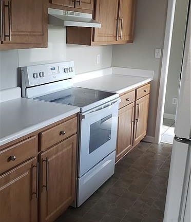 2nd image of 3832 Meteor Dr