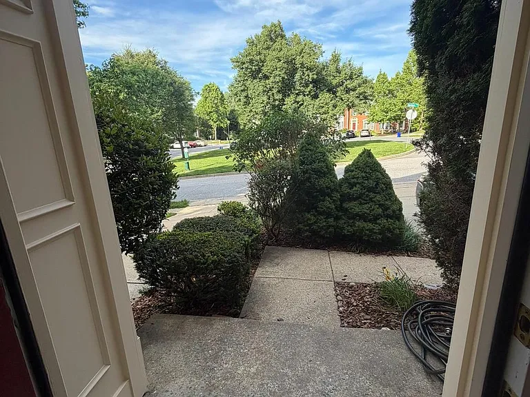 10631 Sandown Way — Photo 2