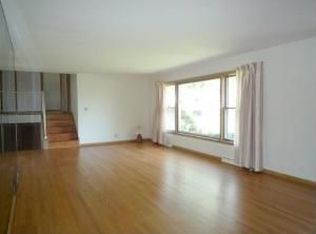 210 E Golf Rd, Mount Prospect, IL 60056