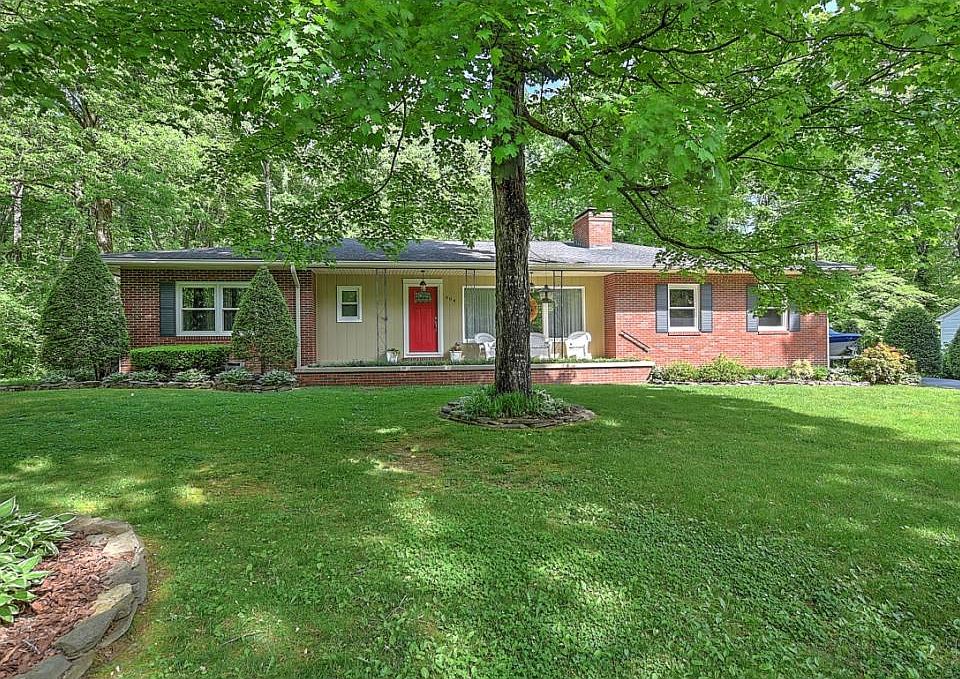 1st image of 904 Beech Dr