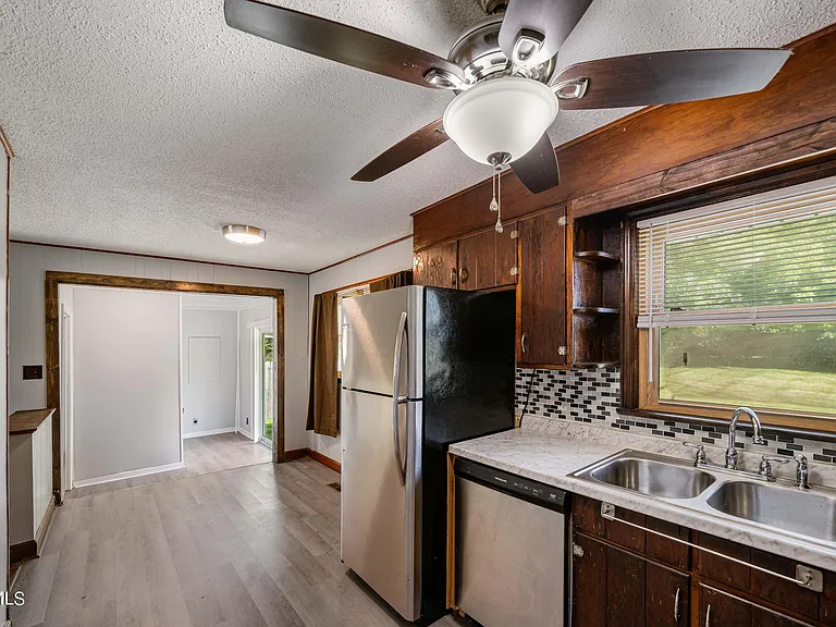 422 Gap Creek Rd — Photo 12