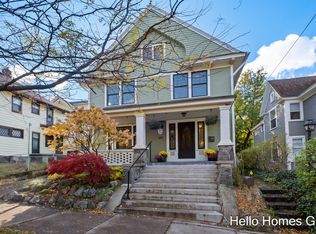 318 Pleasant St SE, Grand Rapids, MI 49503