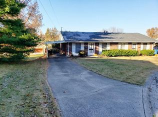 30 Manor Dr, Collinsville, IL 62234