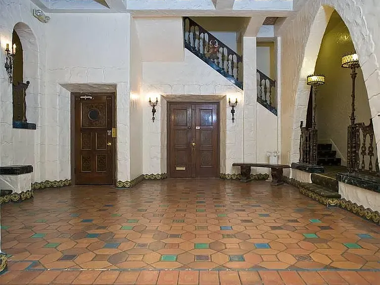 California & Pierce Apartments — Photo 1