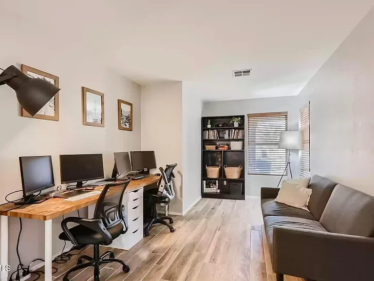 3rd room - oversized room.