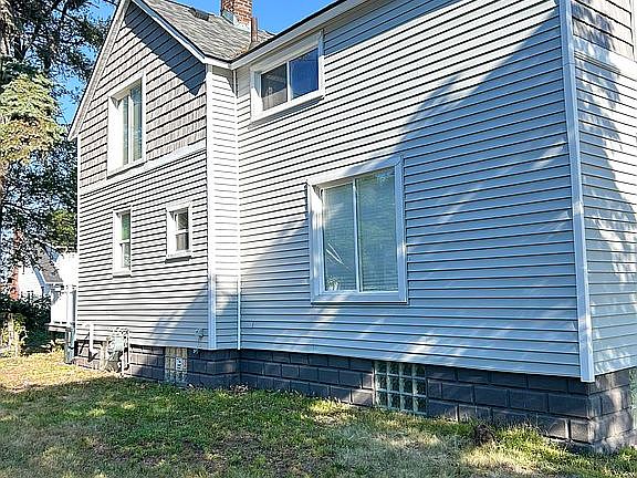 5th image of 20523 Danbury St